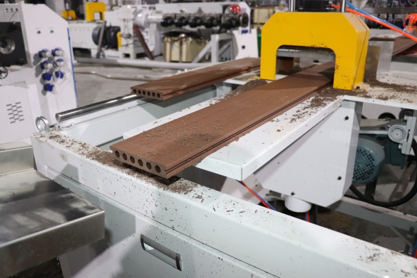 Producción de perfiles de WPC: guía completa para la fabricación de compuestos de madera y plástico