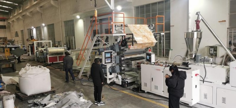 M&aacute;quina de m&aacute;rmol de PVC, m&aacute;quina de fabricaci&oacute;n de m&aacute;rmol de PVC, l&iacute;nea de producci&oacute;n de l&aacute;mina laminada de PVC PVC 