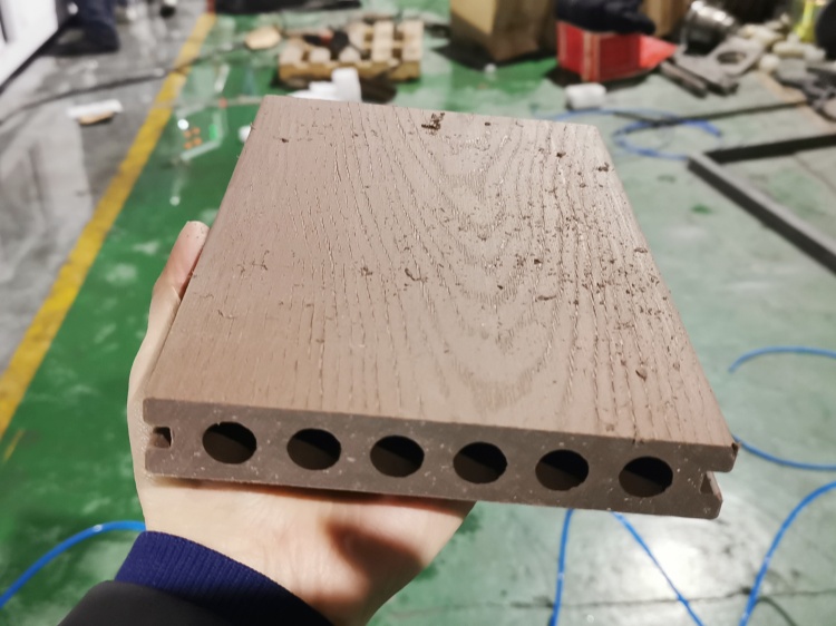 M&aacute;quina de cubierta WPC, m&aacute;quinas de fabricaci&oacute;n WPC, m&aacute;quina de perfil WPC, m&aacute;quina de extrusi&oacute;n de WPC, plataforma de plataforma de WPC