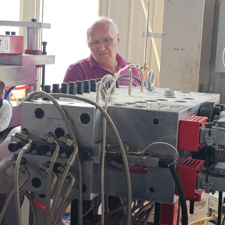 Línea de producción de tableros de espuma de PVC