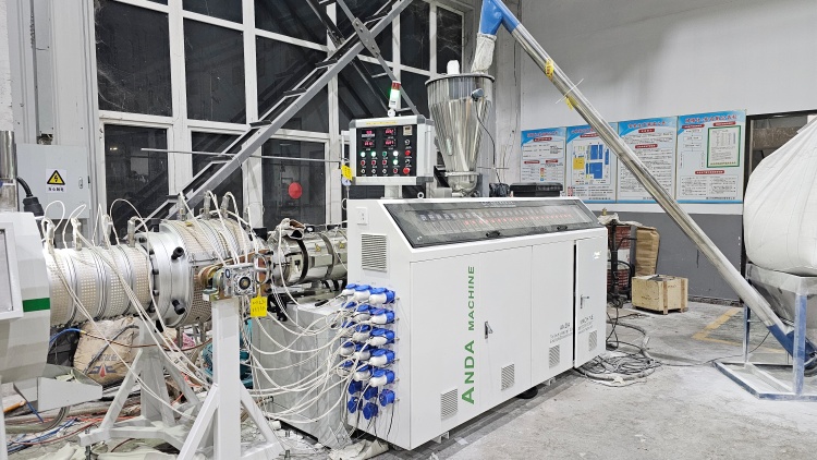 M&aacute;quina de tubos de PVC, m&aacute;quina de extrusi&oacute;n de tubos de PVC, l&iacute;nea de producci&oacute;n de tubos de PVC 